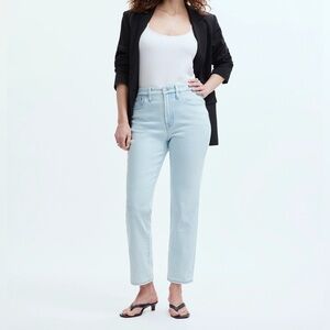 The Petite Curvy Perfect Vintage Jean distressed NWT 100% cotton